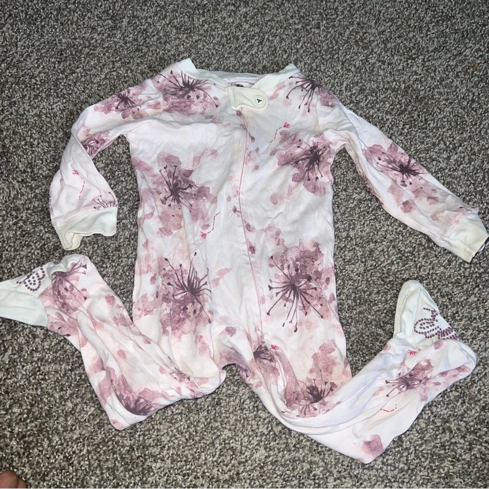 Girls size 6-9 months girls size 9 Months outfit